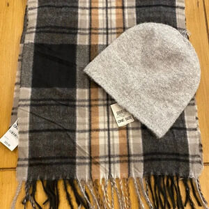 Women’s Scarf Hat Plaid Set NEW Gray Tan Black Fringe